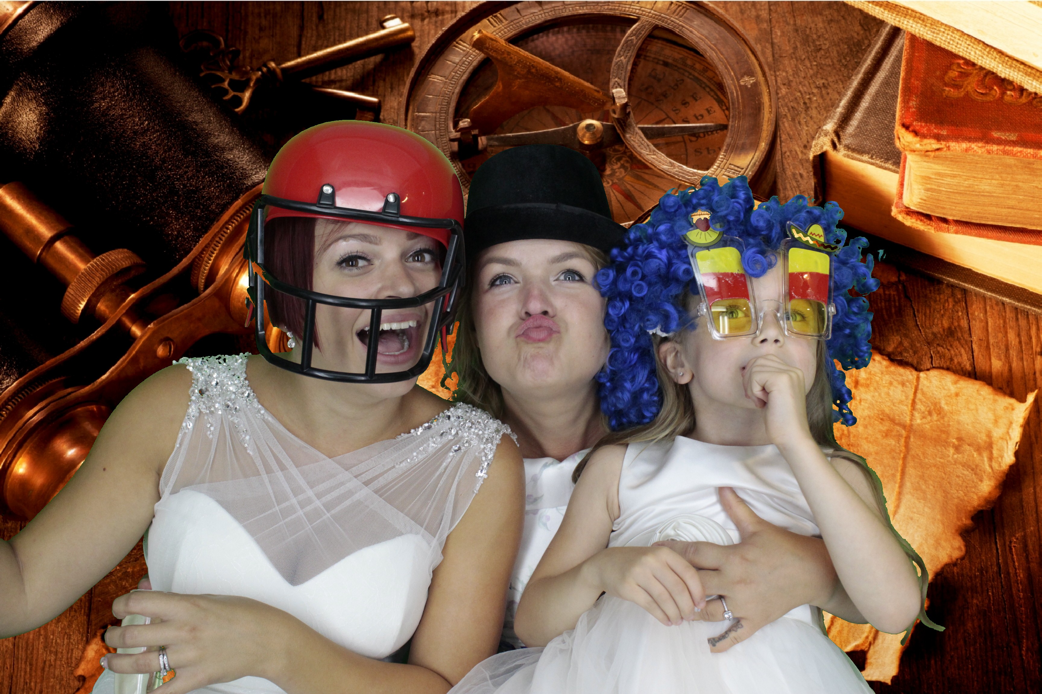 Mr & Mrs Harvey | View more photos from the event at gallery.myphotoboothexperience.co.uk/u/MyPhotoBoothExperienceLtd/Mr-Mrs-Harvey